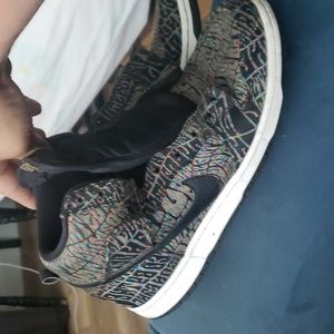 Nike sb psychedelic mids size 11